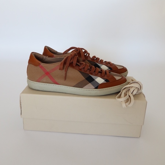 Burberry Sneaker Heartfields House Check Low Top - Picture 1 of 5